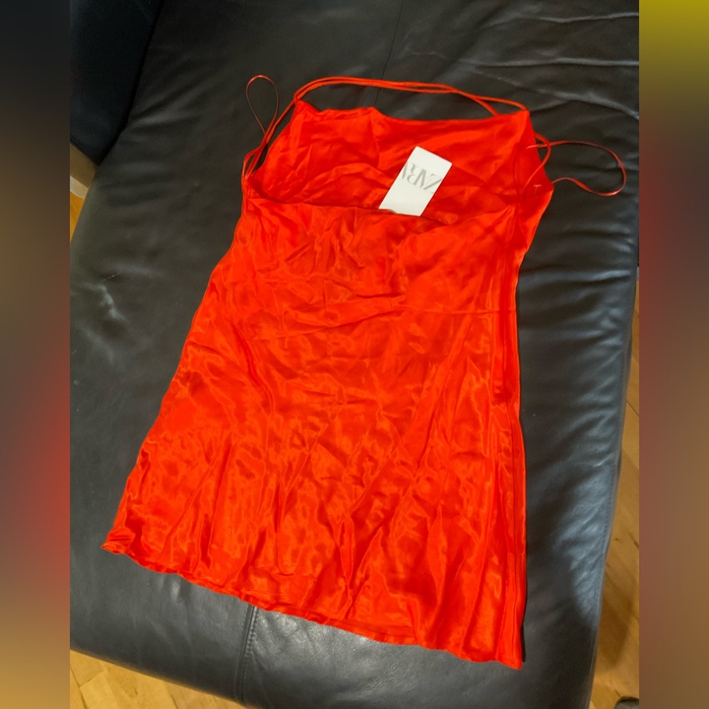 SHORT SATIN EFFECT DRESS
Zara - Picture 8 of 16